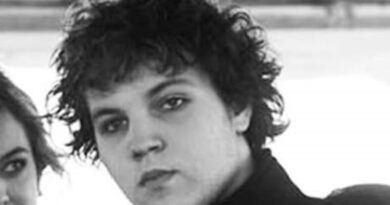 Neto do rei do rock Elvis Presley é encontrado morto na Califórnia Neto do rei do rock Elvis Presley é encontrado morto na Califórnia